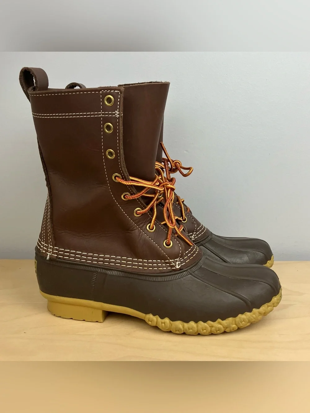 L.L. Bean Men’s Size 7.0 M (W9) 10” Unlined Dark Brown Leather Duck Boots Lace